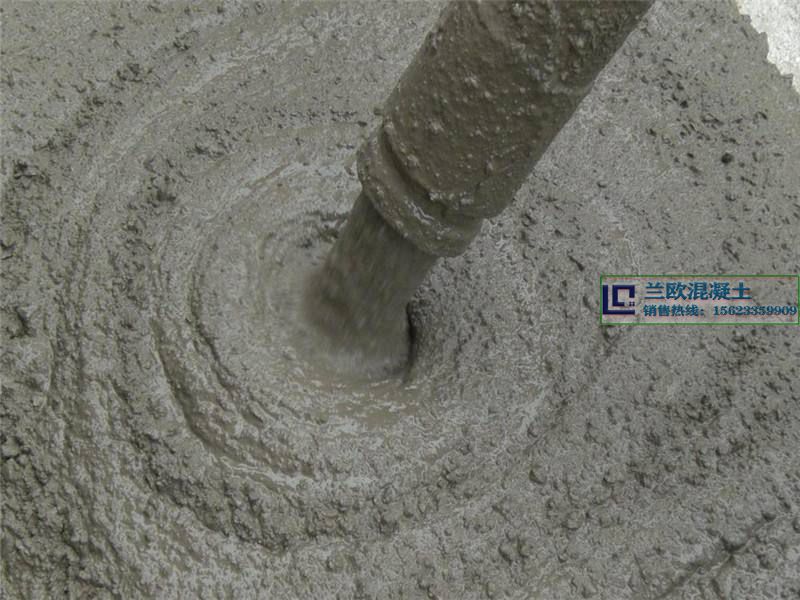 武漢混凝土施工隊(duì)如何澆筑混凝土(圖1)